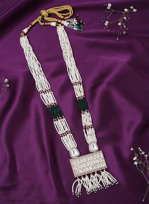 White Beaded Jewellery With Matching Earrings 4