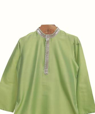 Green embroidered chanderi silk kurta pyjama set 3