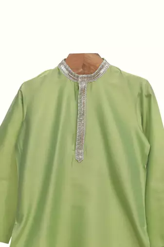 Green embroidered chanderi silk kurta pyjama set