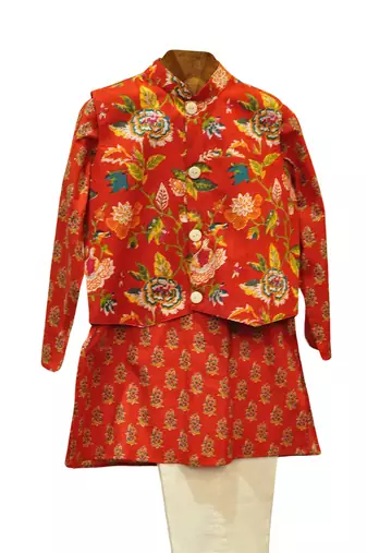 Red and white printed cotton kurta pyjama with jacket