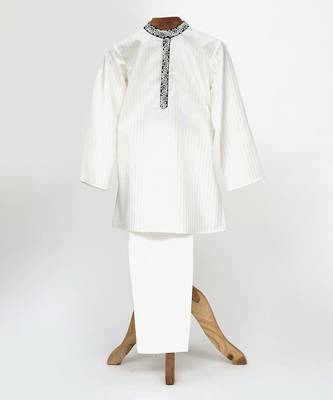 White embroidered silver lurex kurta pyjama set 1