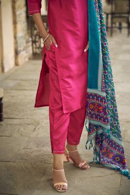  women kurta and trousers pant set silk blend 4