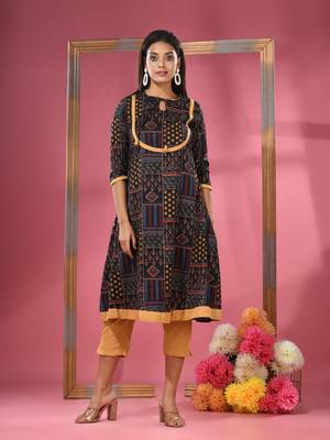 Black crepe printed kurta 1