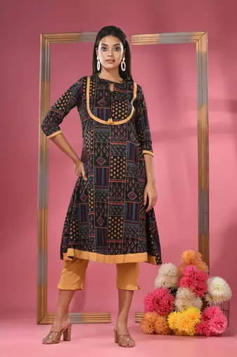 Black crepe printed kurta