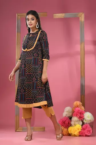 Black crepe printed kurta