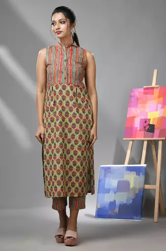 Green cotton kurta with ethnic print & stripes
