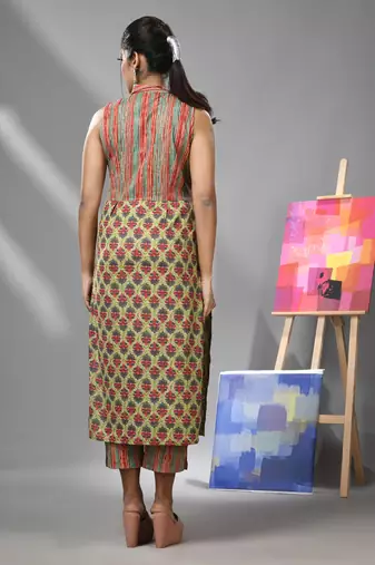 Green cotton kurta with ethnic print & stripes