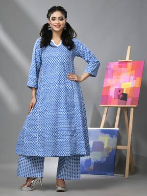 Blue cotton kurta with ethnic prints 1