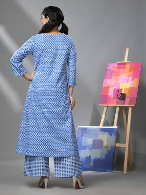 Blue cotton kurta with ethnic prints 4