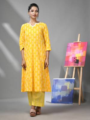 Yellow cotton kurta with ethnic prints 2