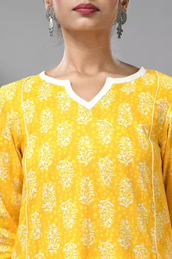 Yellow cotton kurta with ethnic prints