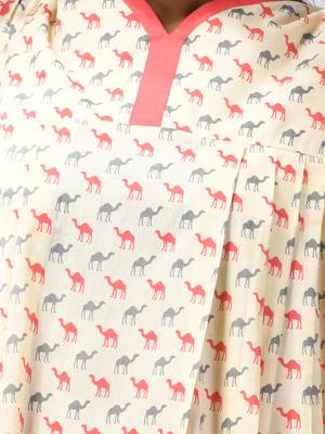 Off white cotton kurta with printed motifs 5