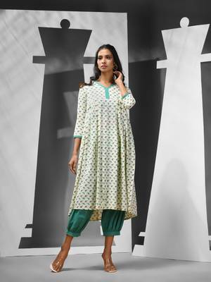 Off white cotton kurta with printed motifs 2