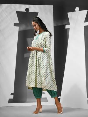 Off white cotton kurta with printed motifs 3