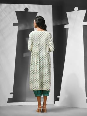 Off white cotton kurta with printed motifs 4