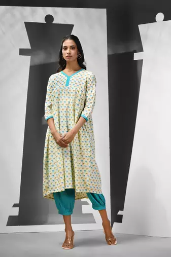 Off white cotton kurta with printed motifs