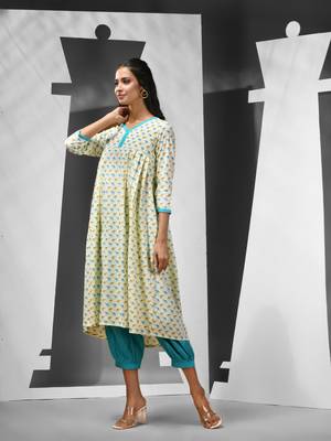 Off white cotton kurta with printed motifs 3