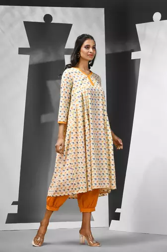 Off white cotton kurta with printed motifs