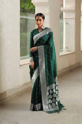 Green Silk Blend Sarees Woven  Saree With Unstitched Blouse 1