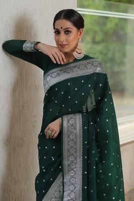 Green Silk Blend Sarees Woven  Saree With Unstitched Blouse 3