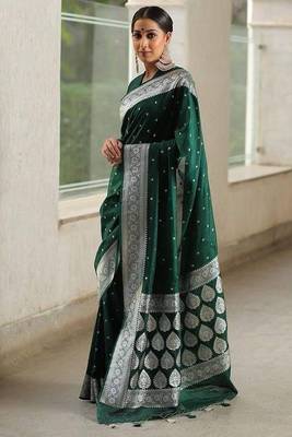 Green Silk Blend Sarees Woven  Saree With Unstitched Blouse 5
