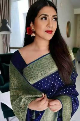 Blue Silk Blend Woven Saree With Unstitched Blouse 2