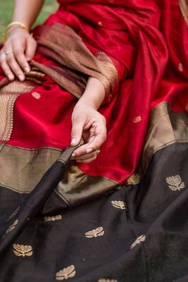 Maroon Cotton Silk Woven Saree with Unstitched Blouse 4