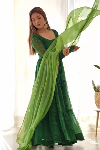Green bandhani tiered anarkali kurta with dupatta