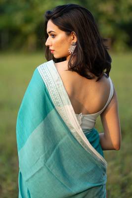 Handloom Turquoise Blue Saree With White Border And Tassels - Without Blouse 5