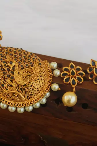 Designer matte finish peacock pendant pet