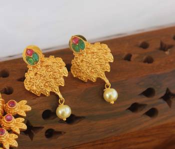 Designer matte finish peacock pendant pet 3