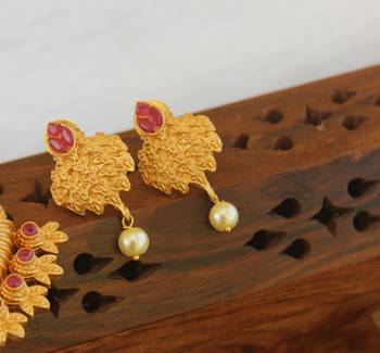 Designer matte finish peacock pendant pet 2