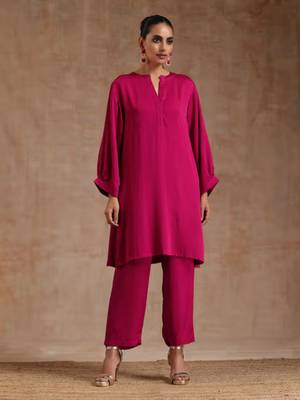 Women's Knee Length V Neck Kurta And Pant Set (Rani) (MAK91) 3