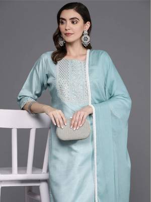Women's Embroidered Kurta Set With Dupatta (MAK94) 4