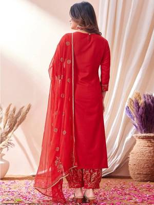 Women's Embroidered Kurta With Printed Patiala And Dupatta Set (MAK96) 2