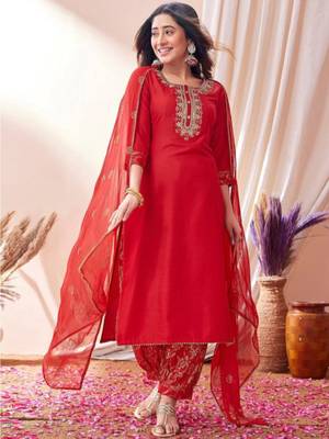 Women's Embroidered Kurta With Printed Patiala And Dupatta Set (MAK96) 4
