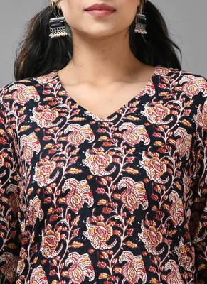 Black & maroon cotton floral printed kurta 5