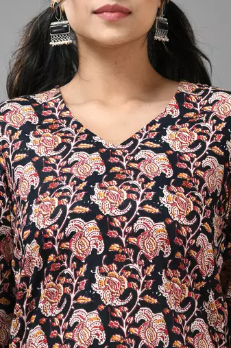 Black & maroon cotton floral printed kurta