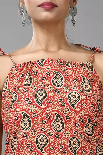 Red cotton paisley printed kurta with noodle straps