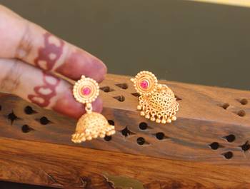Designer gold plated earring 2