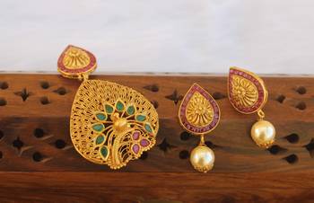 Designer matte finish pendant set 1