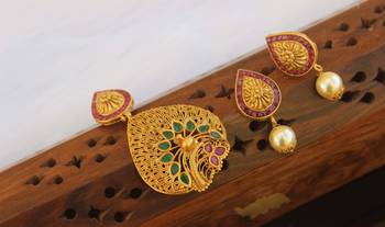 Designer matte finish pendant set 2