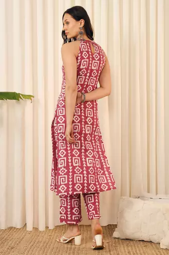 Mauve and white geometric printed calf length kurta pants set