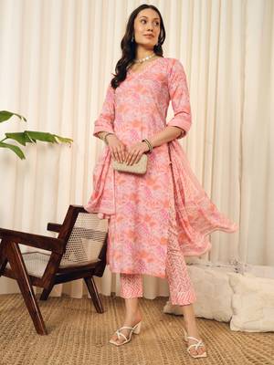 Pink ethnic floral printed kurta pants with dupatta set 1