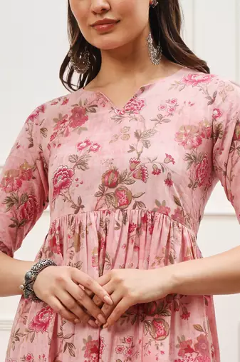 Baby pink and white floral printed high slit kurta pants set