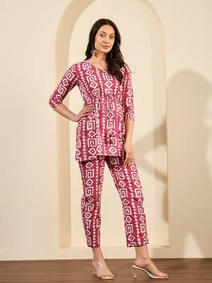 Mauve and white geometric printed co-ord set 4