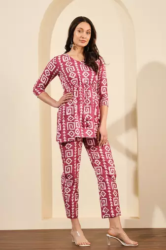 Mauve and white geometric printed co-ord set
