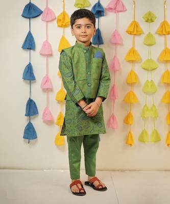 Green block printed kurta set with jacket 1