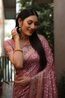 Peach Bandhej Paithani silk blend Weaved Saree With Blouse 3