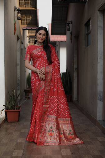 Red Bandhej Paithani Silk Weaved Saree With Blouse